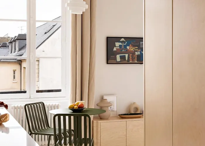 Superbe Appartement Design Au Coeur De Versailles, Tout A Pied