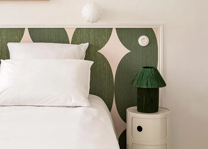 Superbe Appartement Design Au Coeur De Versailles, Tout A Pied